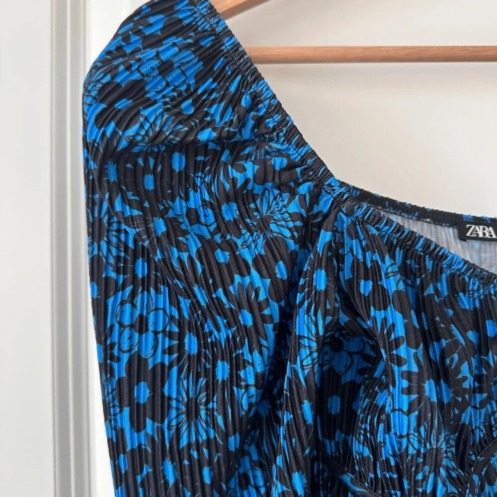 Zara Blue & Black Floral Print Smocked Cropped Long Sleeve Top S